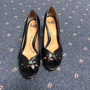Sofft Peep Toe Heels 9M Black Leather Pumps Butterfly Cut Out Office Chic Wooden